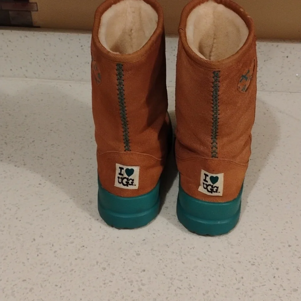 UGG Tan Kids Boots with Teal Sole. Size 6 Women - Picture 5 of 8